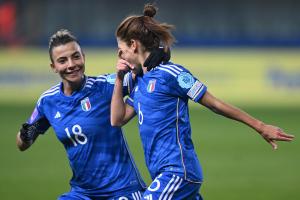 Db Parma 05/12/2023 - Nations League femminile / Italia-Svizzera / foto Daniele Buffa/Image Sport
nella foto: esultanza gol Manuela Giugliano