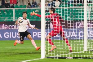Palermo, Italia, 1 novembre 2025. Stadio Renzo Barbera, Palermo vs Pescara, match valido per il campionato di Serie B 2025/2026. Nella foto: Gol Jacopo Segre (Palermo FC)