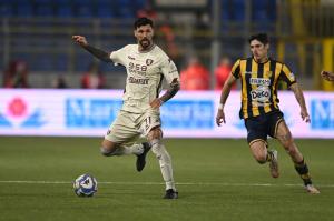 Castellamare di Stabia, 05.04.2025 - Juve Stabia - Salernitana / Campionato Serie B 2024-25 / foto Nicola Ianuale
Nella foto: Roberto Soriano e Niccolò Fortini