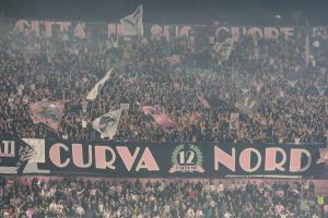 Palermo, Italia, 1 novembre 2025. Stadio Renzo Barbera, Palermo vs Pescara, match valido per il campionato di Serie B 2025/2026. Nella foto: Tifosi del Palermo