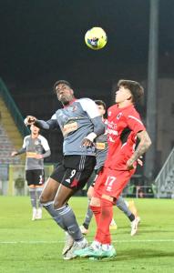 Alessandria Serie C, 2023/2024, Alessandria-Fiorenzuola 0-1, giocata allo stadio Giuseppe Moccagatta, nella foto: Siafa Ethoa Juan Jose contrastato da Alessandro Silvestro