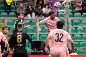 Palermo, Italy, 14 February 2026. Renzo Barbera Stadium, Palermo vs Virtus Entella, match valid for the 2025/2026 Serie B championship. In the photo: Jeremy Le Douaron (Palermo FC)