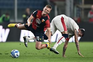 Db Genova 08/10/2022 - campionato di calcio serie B / Genoa-Cagliari / foto Daniele Buffa/Image Sport
nella foto: Albert Gudmundsson-Alessandro Deiola