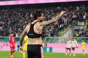 Palermo, Italia, 1 novembre 2025. Stadio Renzo Barbera, Palermo vs Pescara, match valido per il campionato di Serie B 2025/2026. Nella foto: Esultanza Matteo Brunori (Palermo FC)