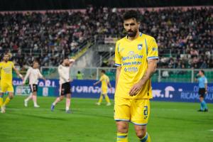 Palermo, Italy, 1 November 2025. Renzo Barbera Stadium, Palermo vs Pescara, match valid for the 2025/2026 Serie B championship. In the photo: Fabrizio Caligara (Pescara)