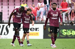 Salerno, 04.05.2025 - Salernitana - Mantova / Campionato Serie B 2024-25 / foto Nicola Ianuale
Nella foto: Simy Nwankwo esulta dopo aver realizzato il secondo gol della Salernitana