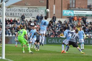 Alessandria, Serie B, 2021/2022, Alessandria-Spal 2-2, giocata allo stadio Giuseppe Moccagatta, nella foto: colpo di testa di Biagio Meccariello