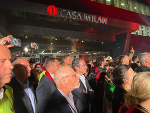 Festa scudetto tifosi Milan  (2)