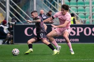 Palermo, Italy, 21 February 2026. Renzo Barbera Stadium, Palermo FC vs FC Sudtirol, match valid for the 2025/2026 Serie B championship. In the photo: Patryk Peda (Palermo FC) and Daniele Casiraghi (FC Sudtirol)