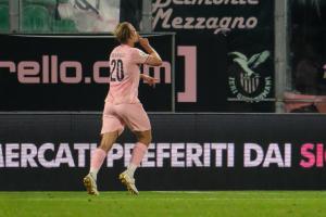 Palermo, Italy, 27 December 2025. Renzo Barbera Stadium, Palermo vs Padova, match valid for the 2025/2026 Serie B championship. In the photo: Joel Pohjanpalo (Palermo FC) celebrating