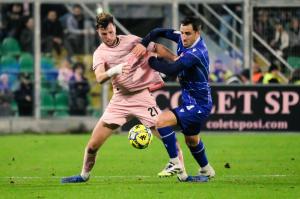 Palermo, Italy, 27 December 2025. Renzo Barbera Stadium, Palermo vs Padova, match valid for the 2025/2026 Serie B championship. In the photo: Jeremy Le Douaron (Palermo FC) and Francesco Belli (Padova)