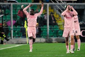 Palermo, Italia, 7 febbraio 2026. Stadio Renzo Barbera, Palermo vs Empoli, match valido per il campionato di Serie B 2025/2026. Nella foto: Esultanza Emmanuel Gyasi (Palermo FC)
