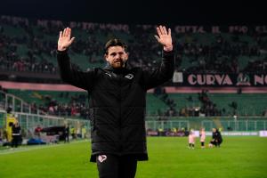 Palermo, Italy, 27 December 2025. Renzo Barbera Stadium, Palermo vs Padova, match valid for the 2025/2026 Serie B championship. In the photo: Matteo Brunori (Palermo FC) in tears after his farewell to Palermo