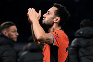 Db Napoli 03/12/2023 - campionato di calcio serie A / Napoli-Inter / foto Daniele Buffa/Image Sport
nella foto: esultanza gol Hakan Calhanoglu