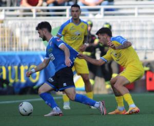 Novara, Serie C, 2024/2025, Novara-Pergolettese 3-1, disputata allo stadio Silvio Piola, nella foto: maglia tirata a Christian Donadio