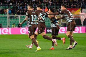 Palermo, Italia, 7 febbraio 2026. Stadio Renzo Barbera, Palermo vs Empoli, match valido per il campionato di Serie B 2025/2026. Nella foto: Esultanza Gabriele Guarino (Empoli FC)