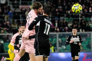 Palermo, Italy, 18 January 2026. Renzo Barbera Stadium, Palermo vs Spezia, match valid for the 2025/2026 Serie B championship. In the photo: Jeremy Le Douaron (Palermo FC) and Pietro Beruatto (Spezia)
