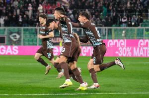 Palermo, Italia, 7 febbraio 2026. Stadio Renzo Barbera, Palermo vs Empoli, match valido per il campionato di Serie B 2025/2026. Nella foto: Esultanza Gabriele Guarino (Empoli FC)