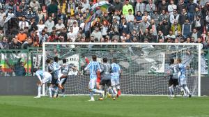 Alessandria, Serie B, 2021/2022, Alessandria-Spal 2-2, giocata allo stadio Giuseppe Moccagatta, nella foto: il colpo di testa di Elio Capradossi da cui è arrivato il gol del pareggio della Spal
