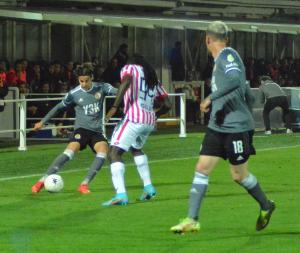 Alessandria, Serie B, 2021/2022, Alessandria-Vicenza 0-1, giocata allo stadio Giuseppe Moccagatta, nella foto: Edoardo Pierozzi contrastato da Jordan Lukaku