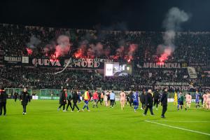 Palermo, Italy, 27 December 2025. Renzo Barbera Stadium, Palermo vs Padova, match valid for the 2025/2026 Serie B championship. In the photo: Palermo fans