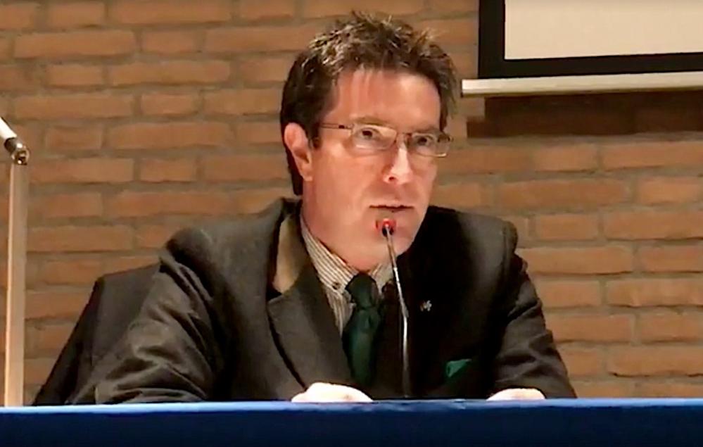 alt=