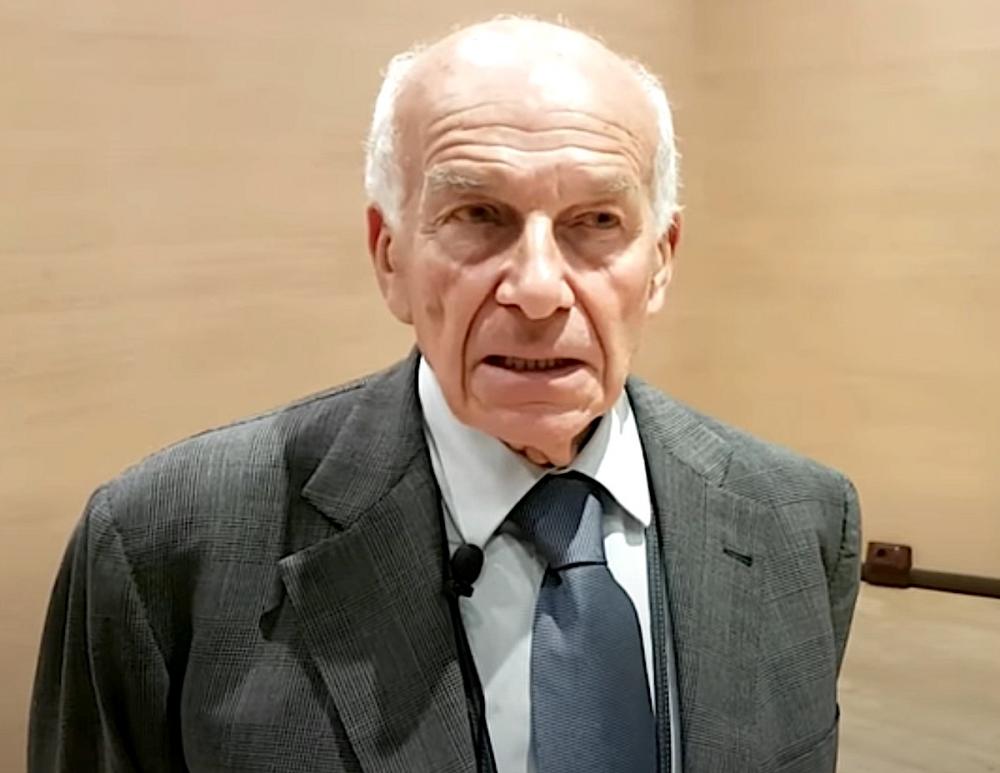 alt=