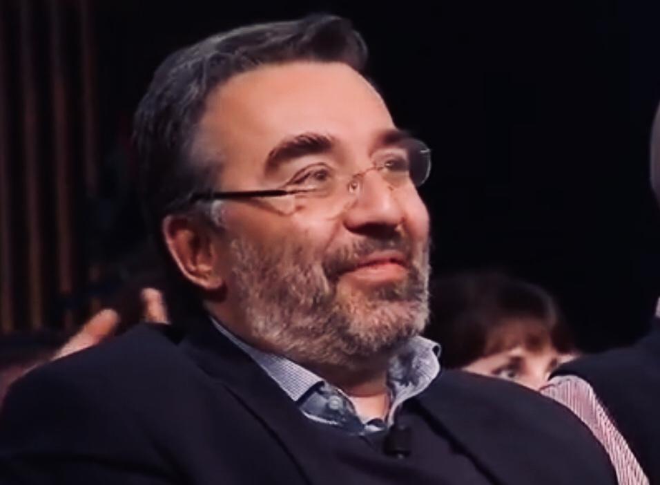 alt=