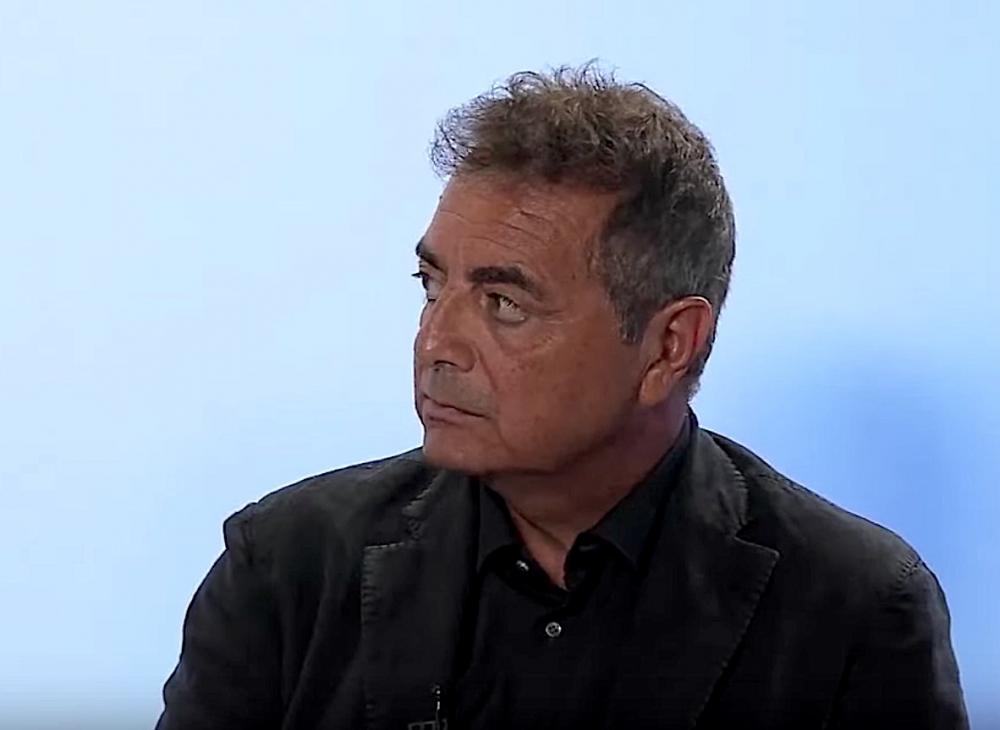 alt=