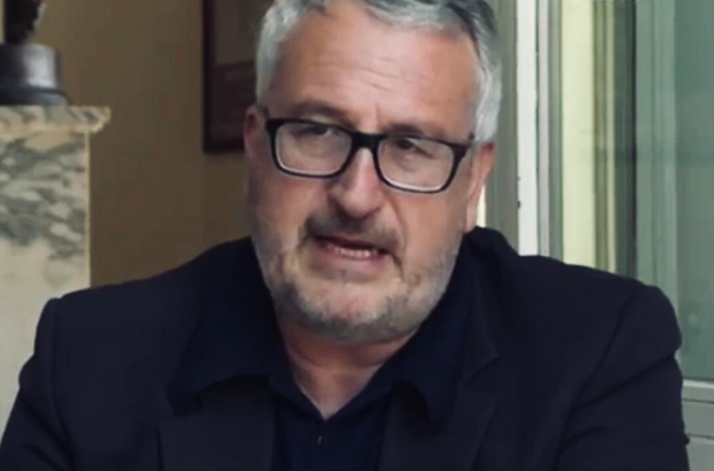 alt=