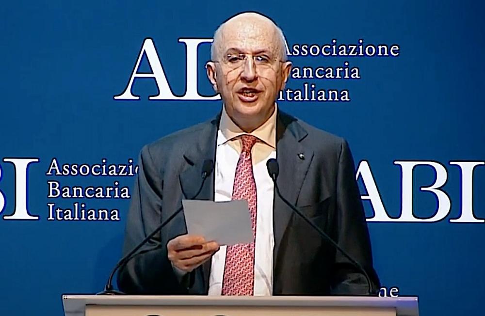 alt=