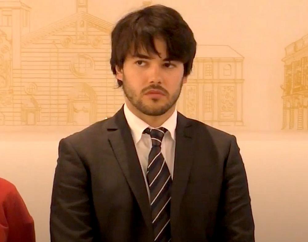 alt=