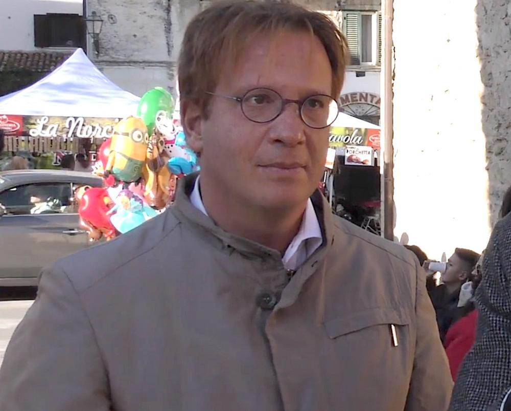 alt=