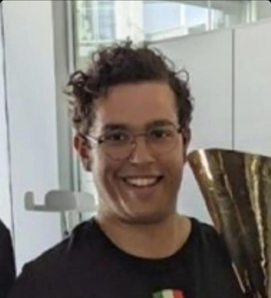 alt=
