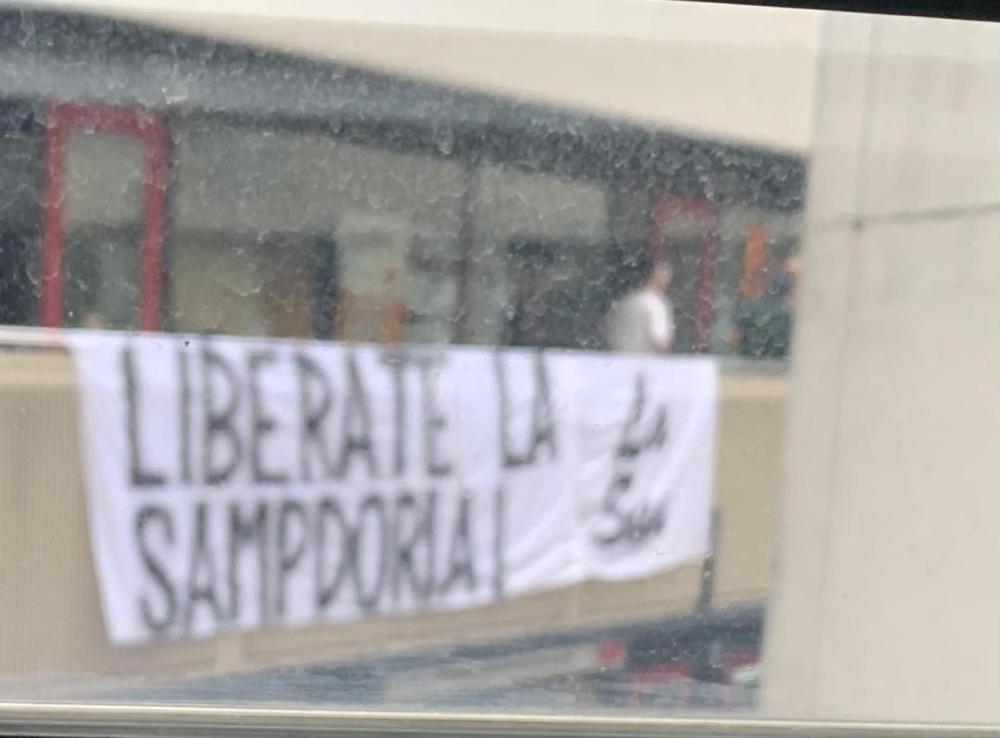 alt=