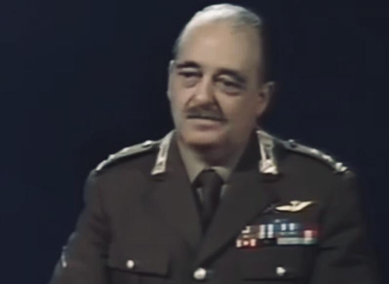 alt=